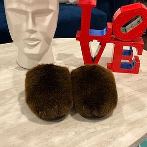 Steve Madden Plush Brown Slippers